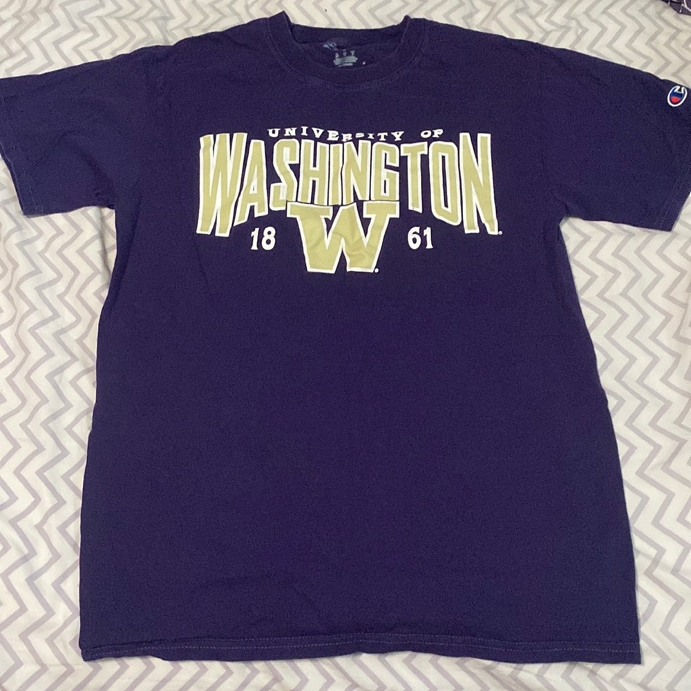 university of washington purple size small tshirt